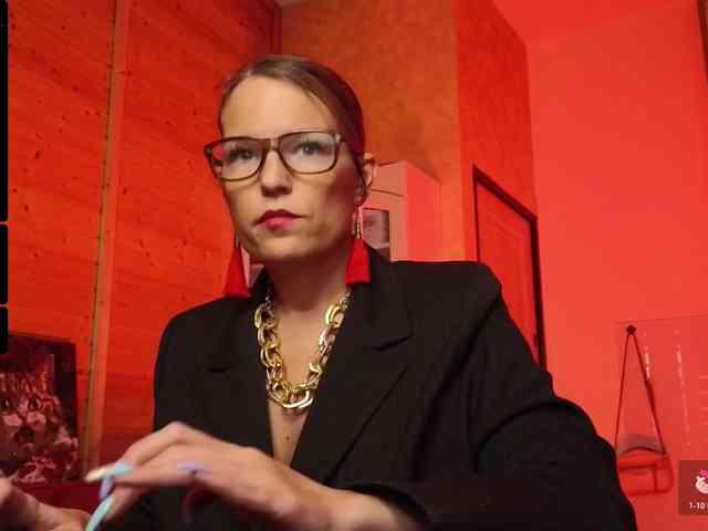 Findom_Lady_Shine webcam