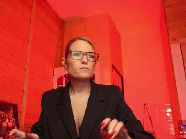 Findom_Lady_Shine webcam