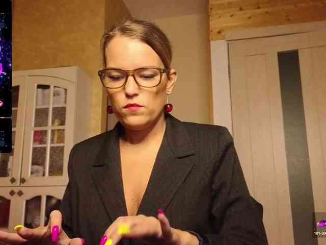 Findom_Lady_Shine webcam