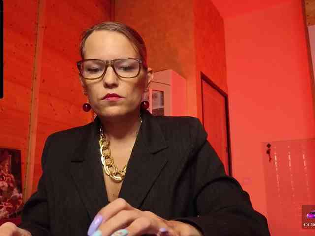 Findom_Lady_Shine webcam