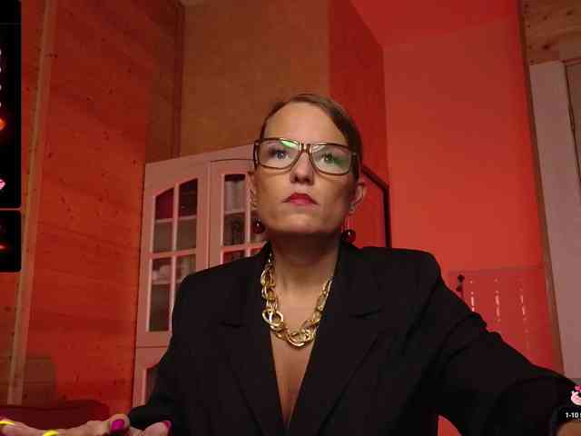 Findom_Lady_Shine webcam