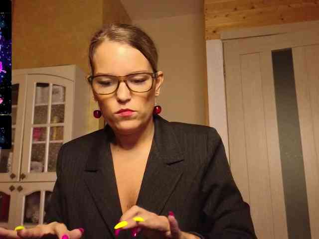 Findom_Lady_Shine webcam