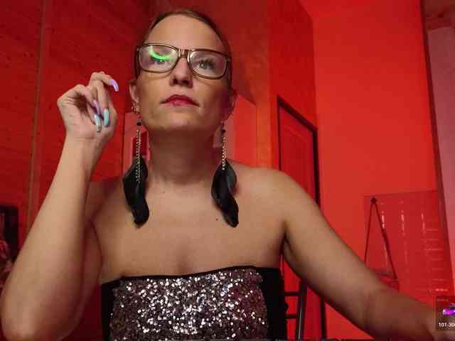 Findom_Lady_Shine webcam