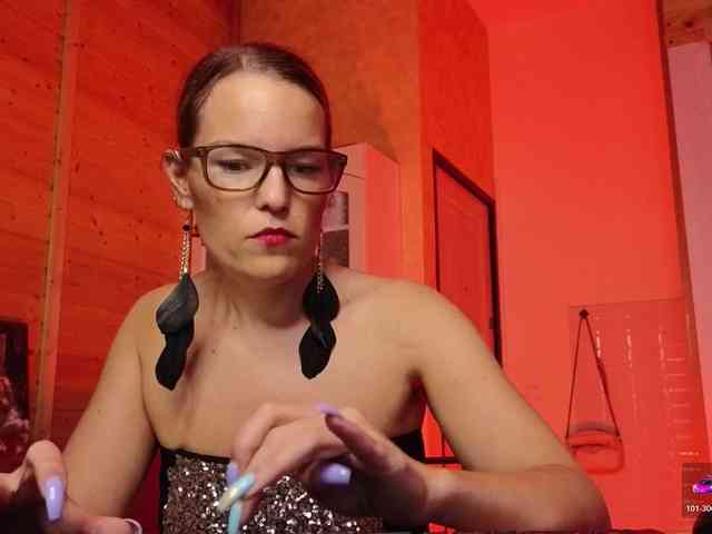 Findom_Lady_Shine webcam