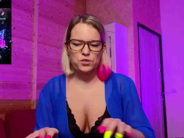 Findom_Lady_Shine webcam