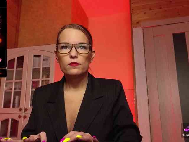 Findom_Lady_Shine webcam