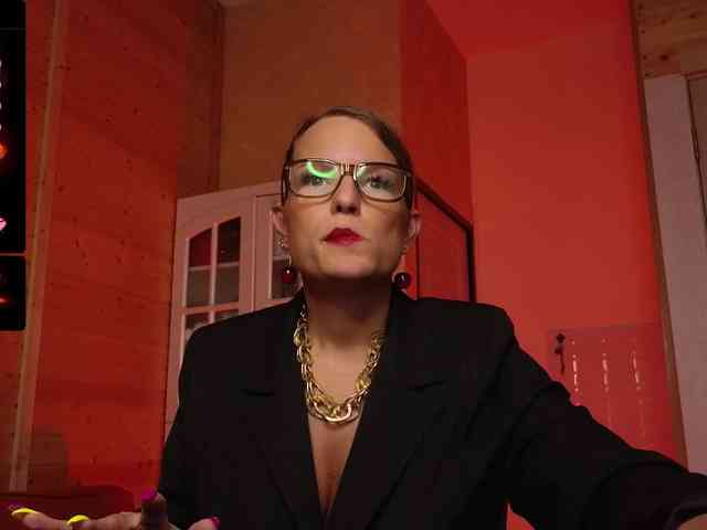 Findom_Lady_Shine webcam