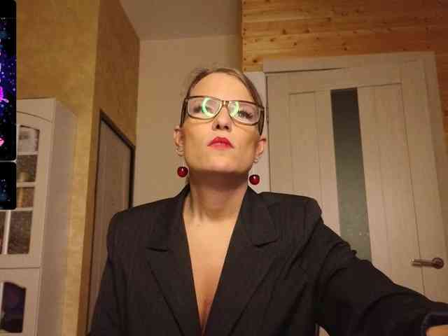 Findom_Lady_Shine webcam