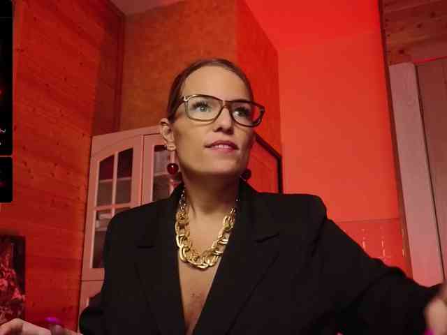 Findom_Lady_Shine webcam