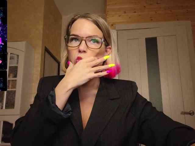 Findom_Lady_Shine webcam