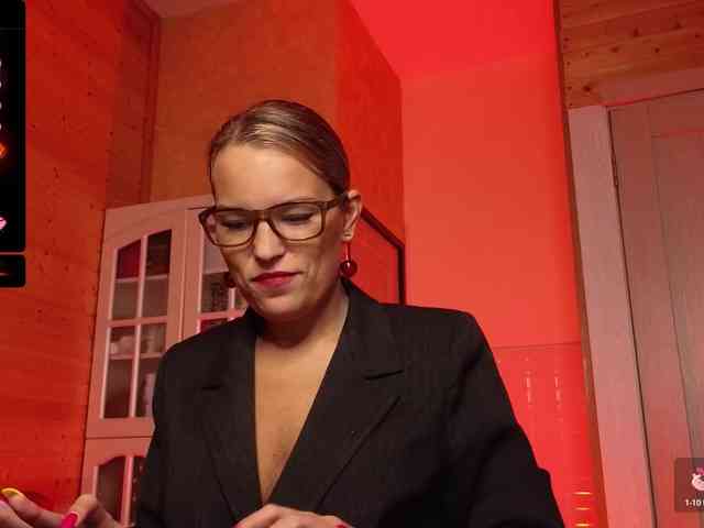 Findom_Lady_Shine webcam