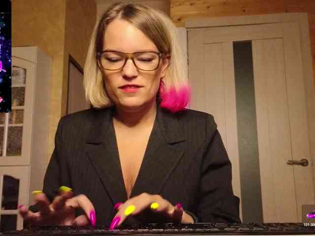 Findom_Lady_Shine webcam
