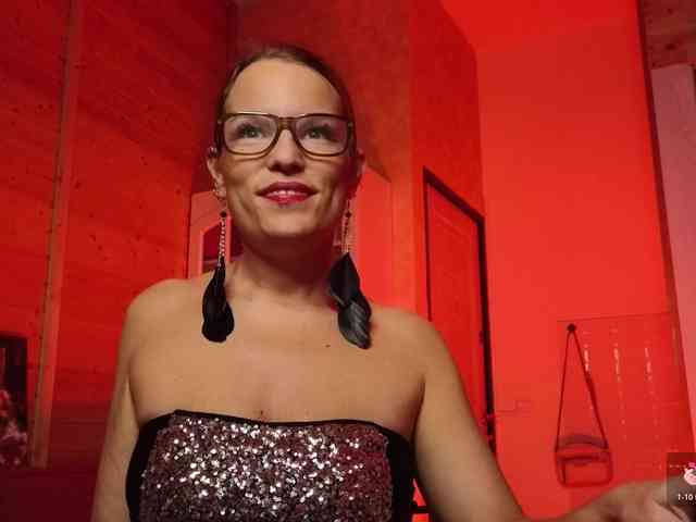 Findom_Lady_Shine webcam