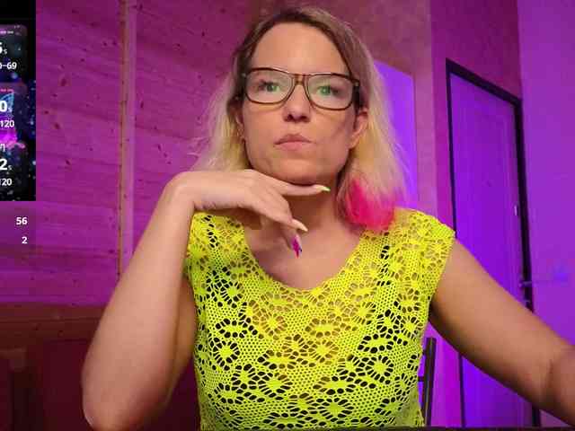 Findom_Lady_Shine webcam