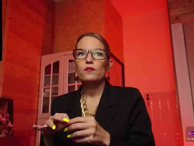 Findom_Lady_Shine webcam