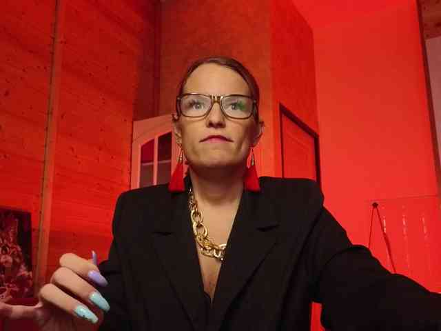 Findom_Lady_Shine webcam