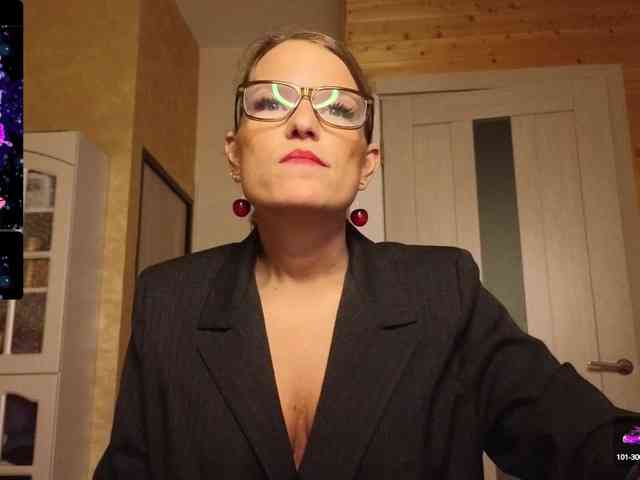 Findom_Lady_Shine webcam