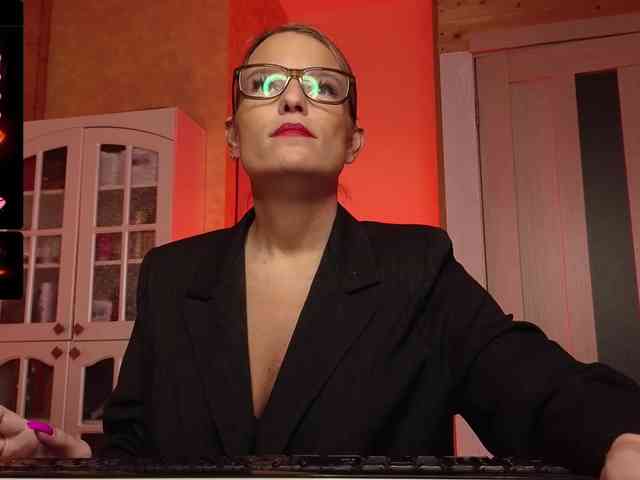 Findom_Lady_Shine webcam