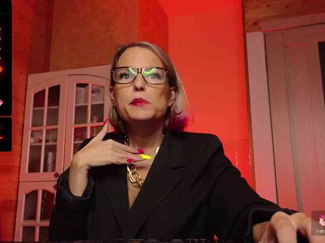 Findom_Lady_Shine webcam