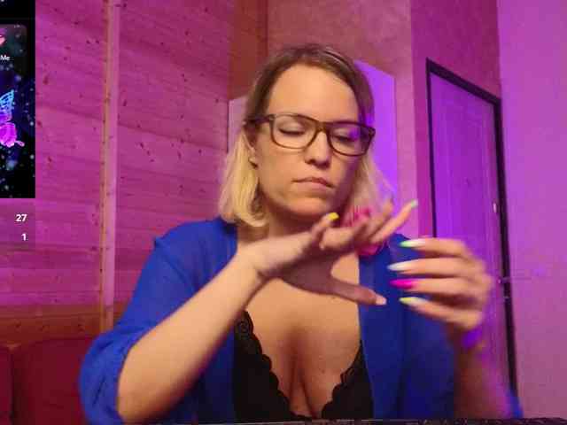 Findom_Lady_Shine webcam