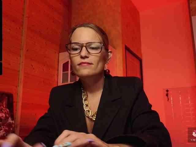 Findom_Lady_Shine webcam