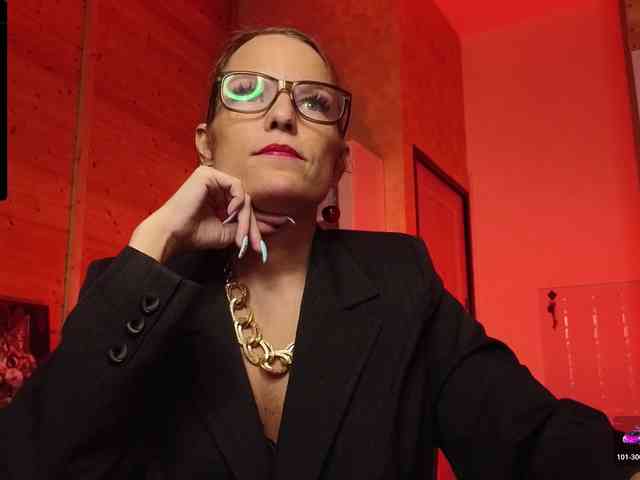 Findom_Lady_Shine webcam