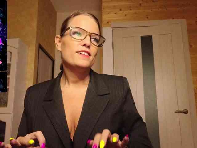 Findom_Lady_Shine webcam