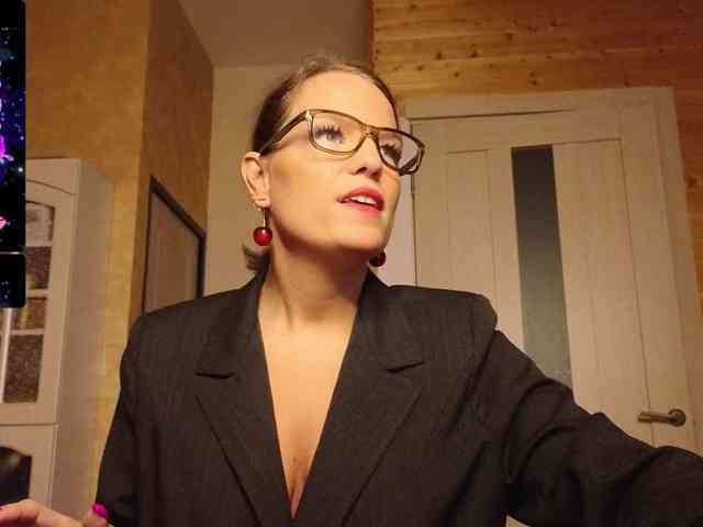 Findom_Lady_Shine webcam