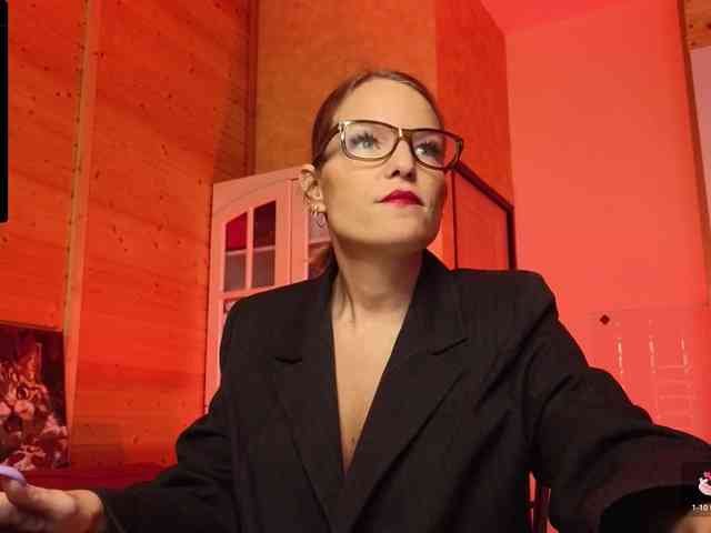 Findom_Lady_Shine webcam