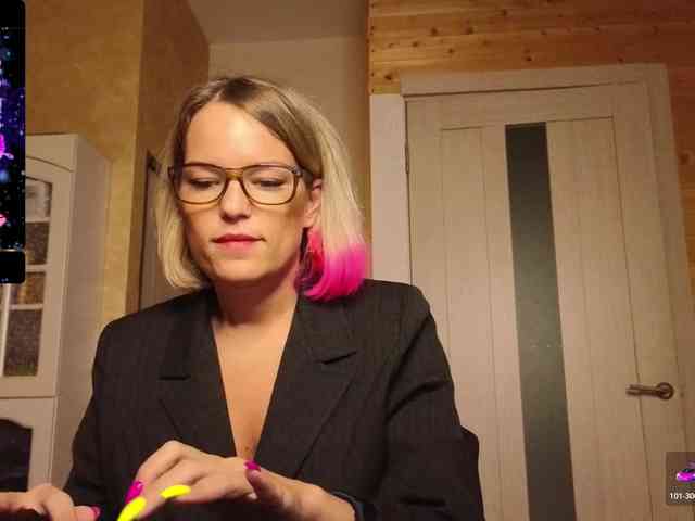 Findom_Lady_Shine webcam