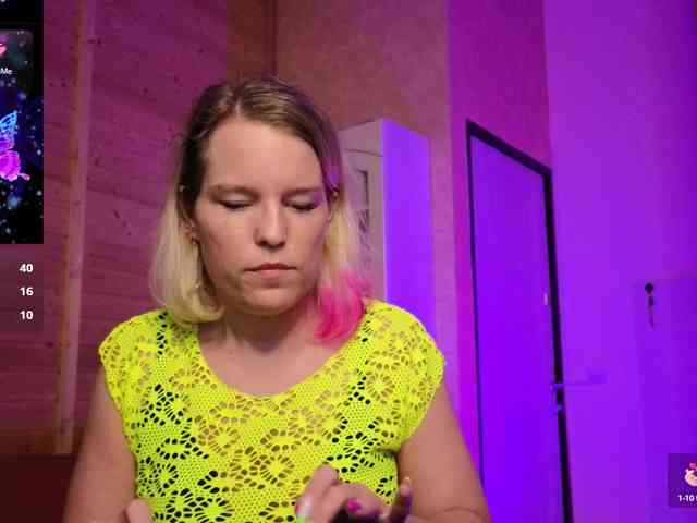 Findom_Lady_Shine webcam