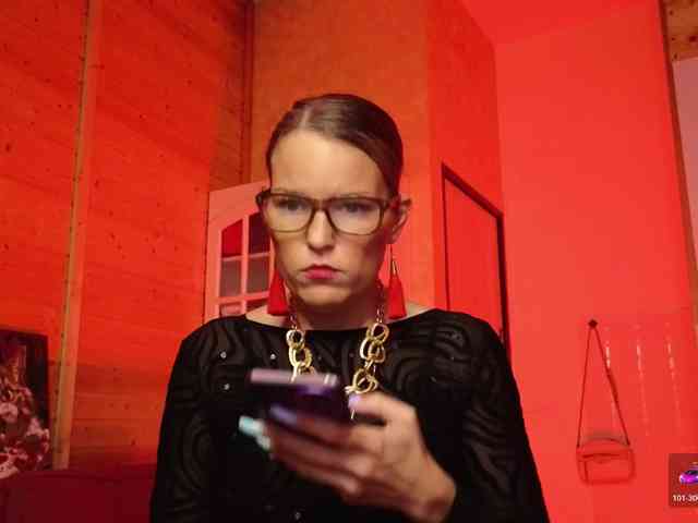 Findom_Lady_Shine webcam