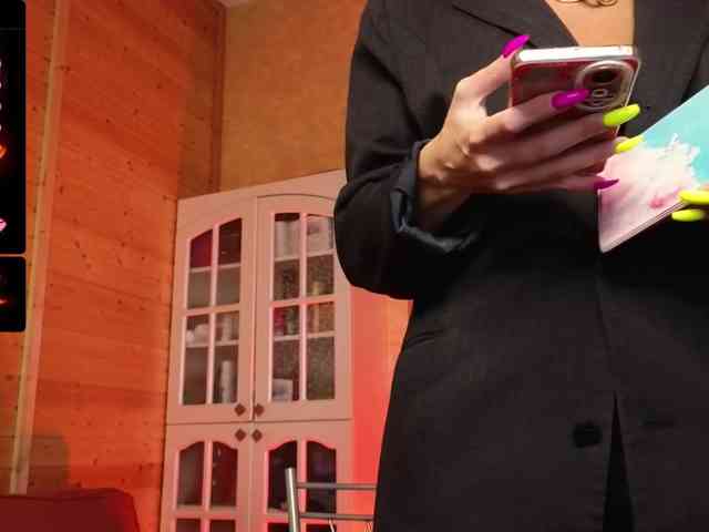 Findom_Lady_Shine webcam