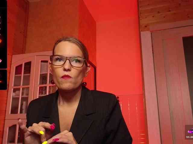 Findom_Lady_Shine webcam