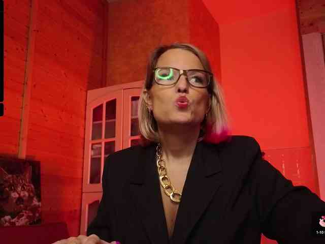 Findom_Lady_Shine webcam