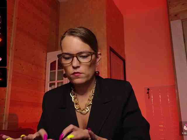 Findom_Lady_Shine webcam