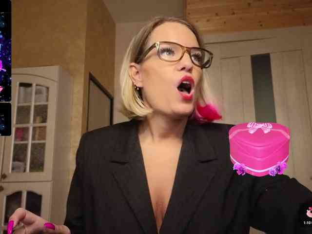 Findom_Lady_Shine webcam