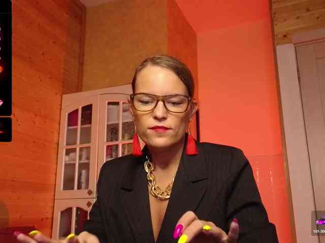 Findom_Lady_Shine webcam