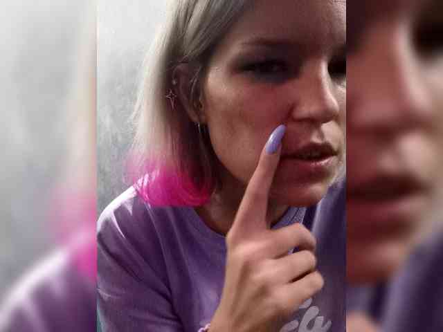 Findom_Lady_Shine webcam