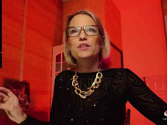 Findom_Lady_Shine webcam