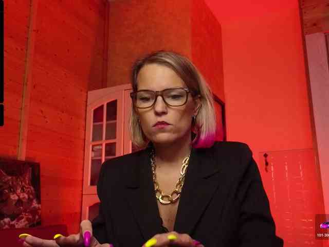 Findom_Lady_Shine webcam