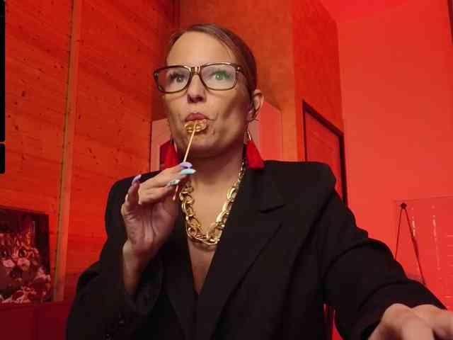 Findom_Lady_Shine webcam