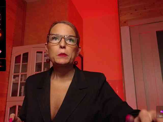 Findom_Lady_Shine webcam