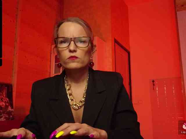 Findom_Lady_Shine webcam