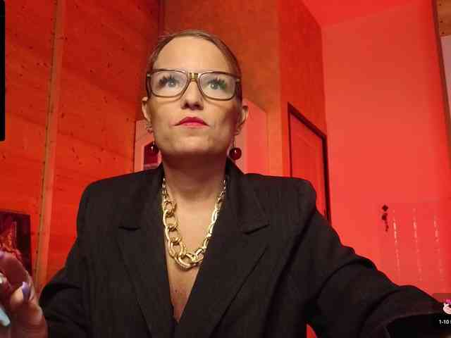 Findom_Lady_Shine webcam