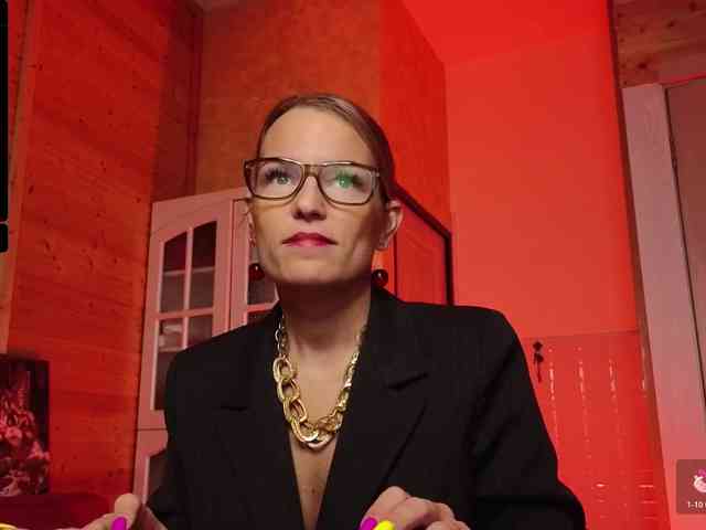 Findom_Lady_Shine webcam