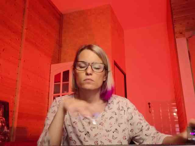 Findom_Lady_Shine webcam