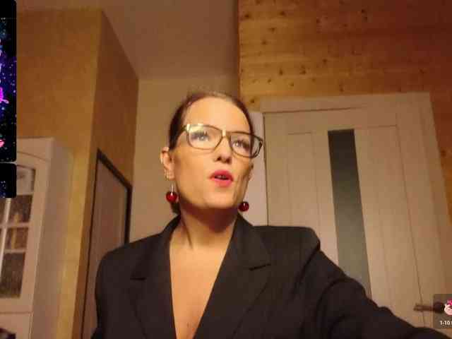Findom_Lady_Shine webcam