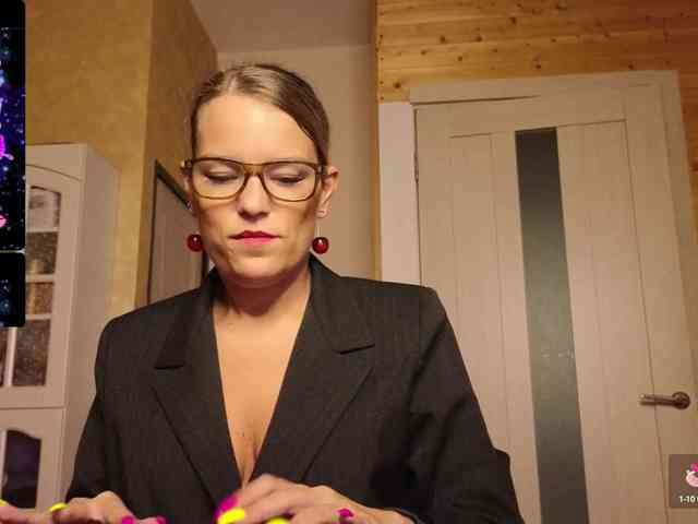 Findom_Lady_Shine webcam