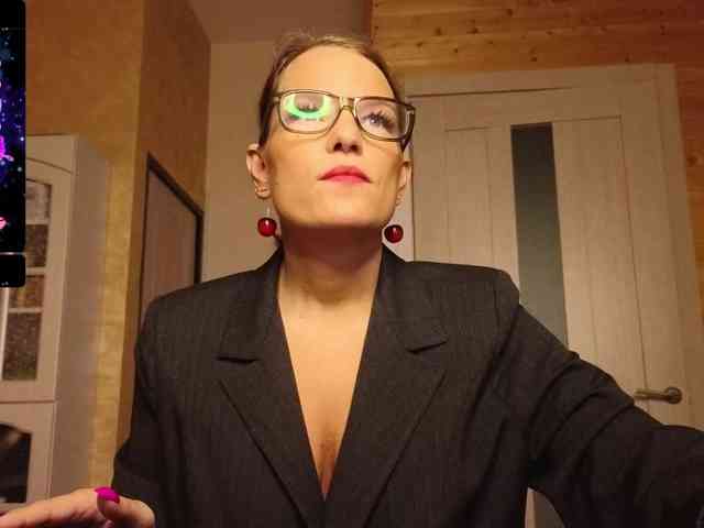 Findom_Lady_Shine webcam